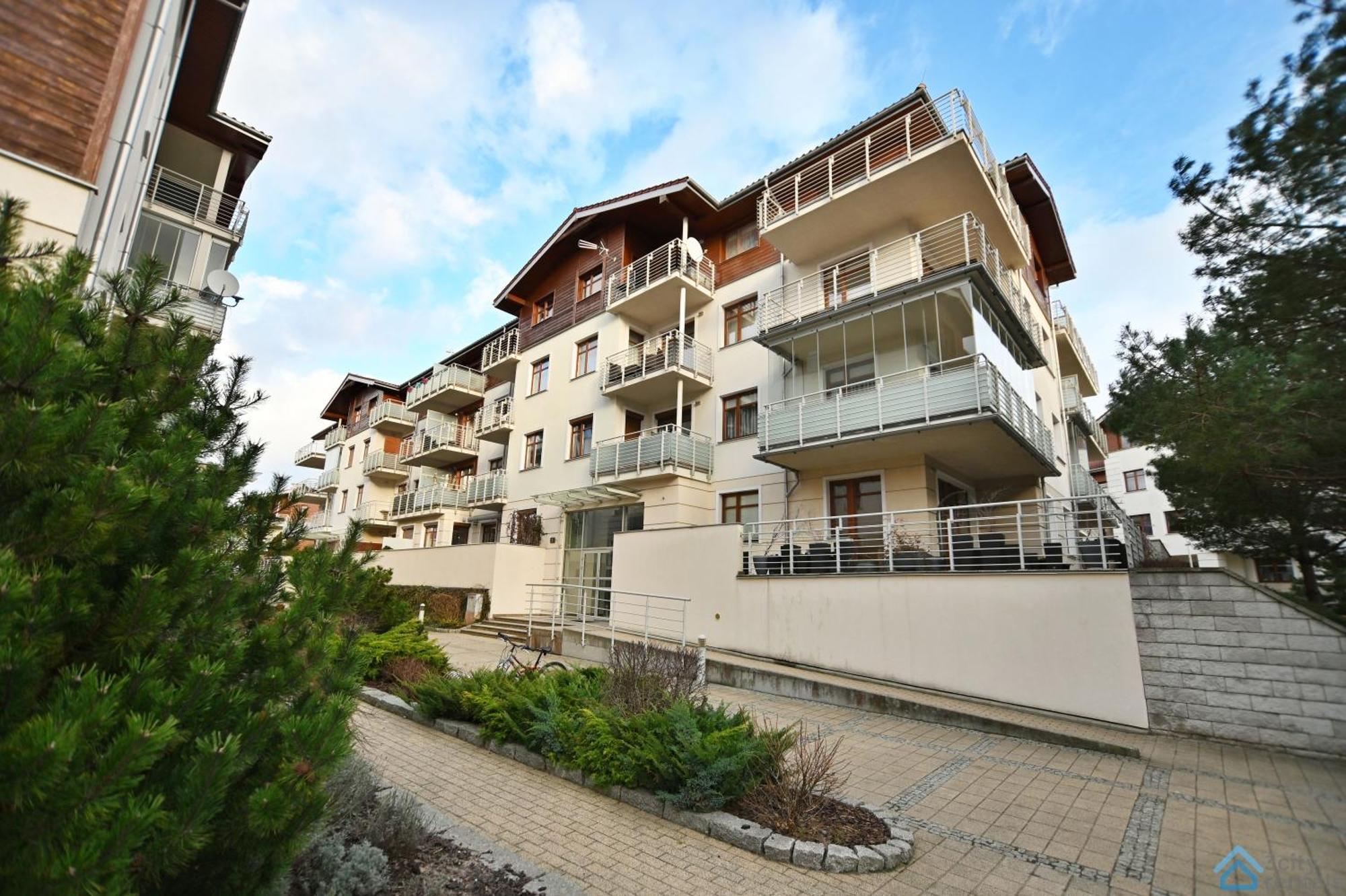 Апартаменти Large And Luxury 3city In With Two Balconies By Renters *
